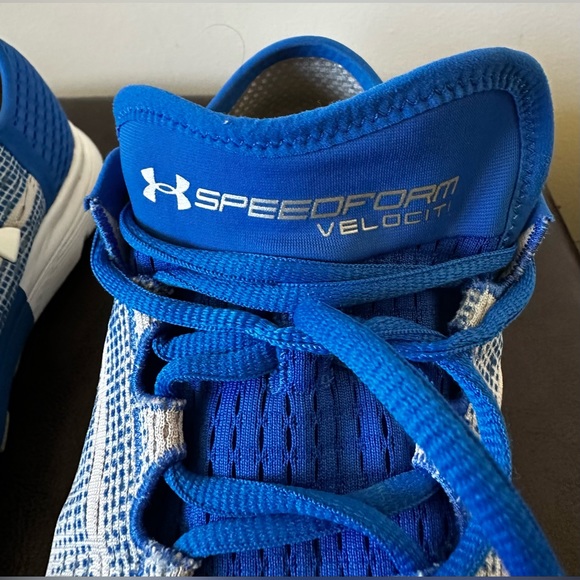 Under Armour - speedform velocity shoe- size US 8.5 - Picture 3 of 9